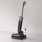 W90 Pro sur sa station d'accueil avec brosse